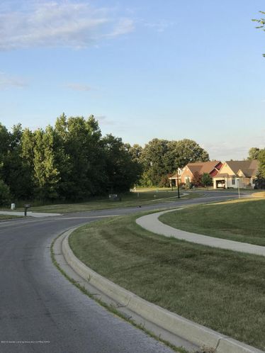 1121 Bluestem Ct, Owosso, MI 48867